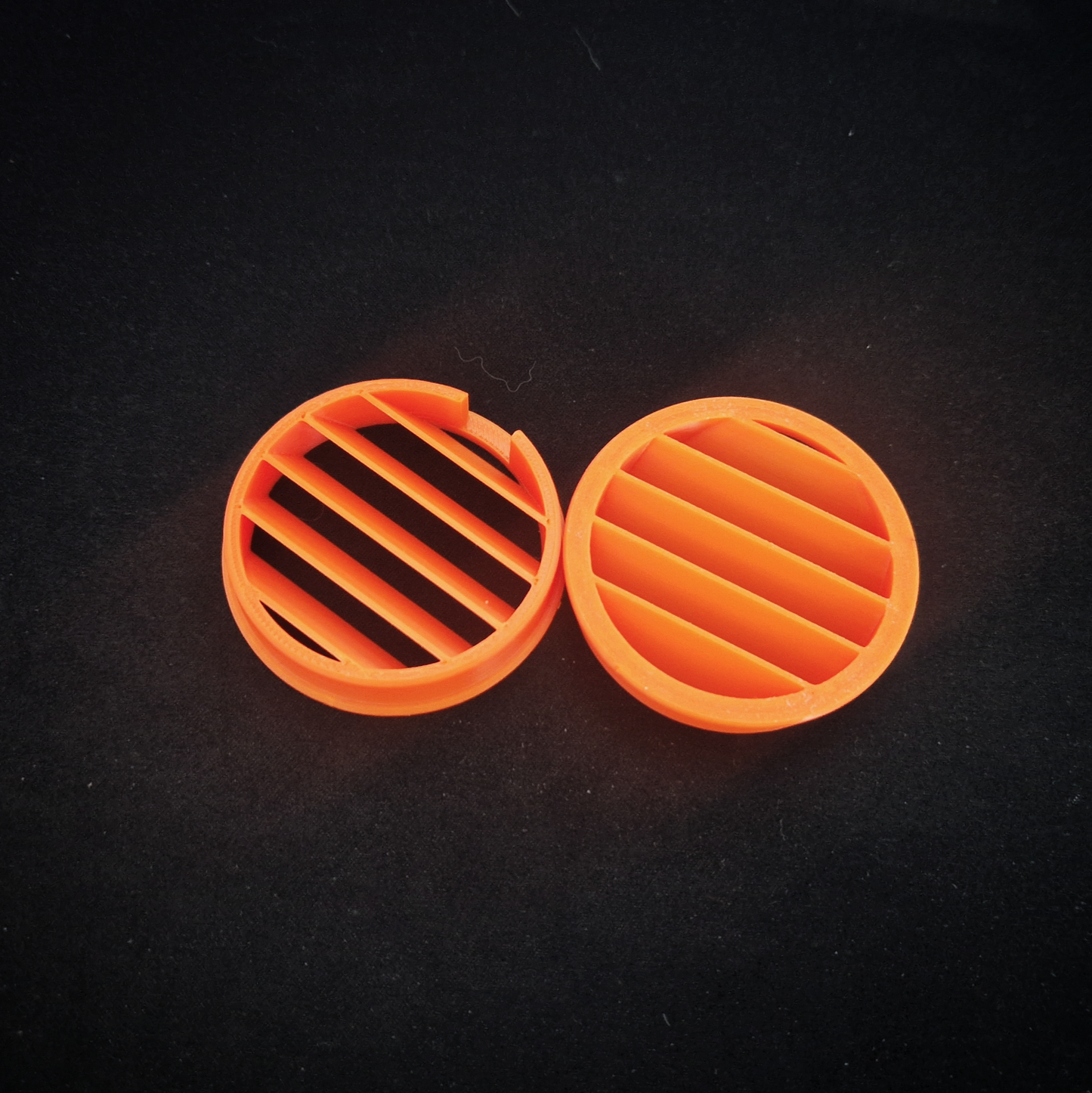 orange fiat panda side air vent